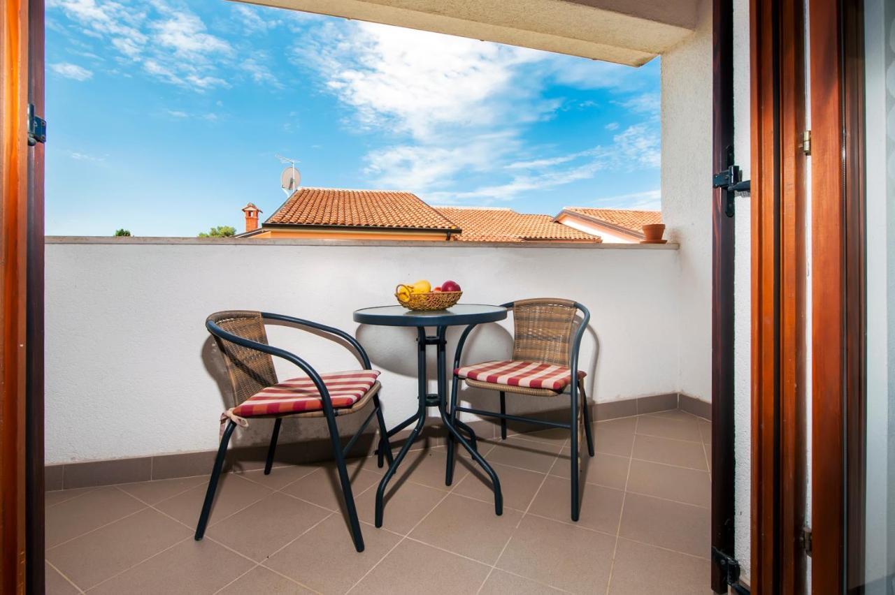 Apartman Near Beach Pelagic Sea View ロヴィニ エクステリア 写真